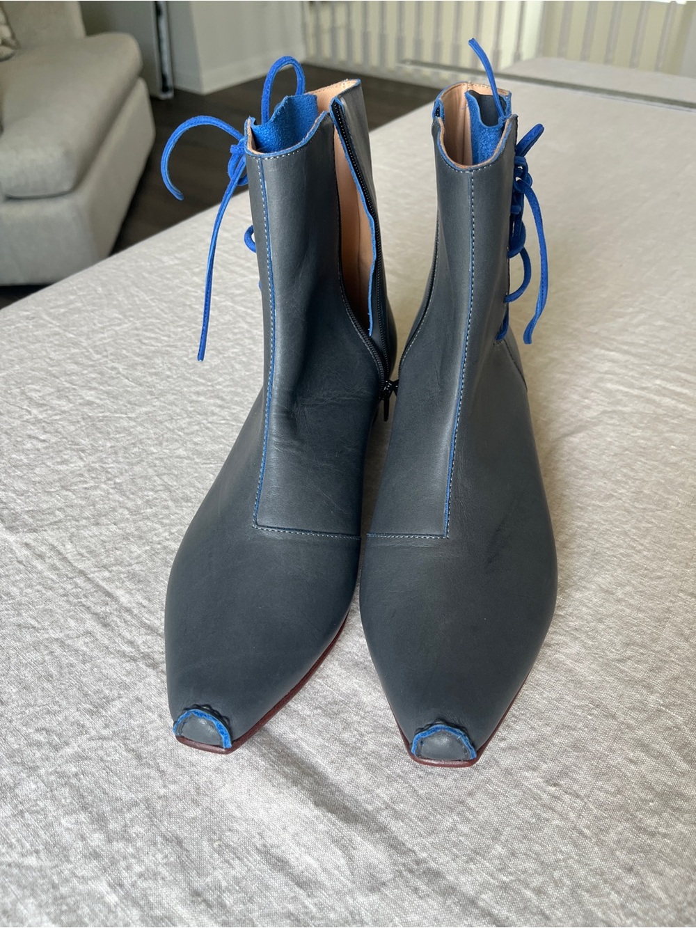John Fluevog Northwood Pristine GreyLeather Ankle Boots with Bright Blue Accents